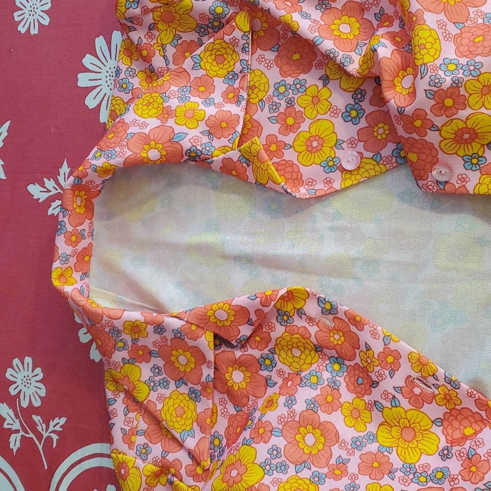 3/$25 "1970's Vintage" floral button up sz sm - Picture 7 of 13